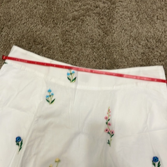 Talbot white floral skirt - Picture 7 of 10